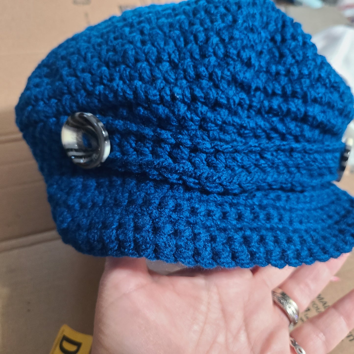 Newsboy Hat Maker Bag – DIY Crochet Kit