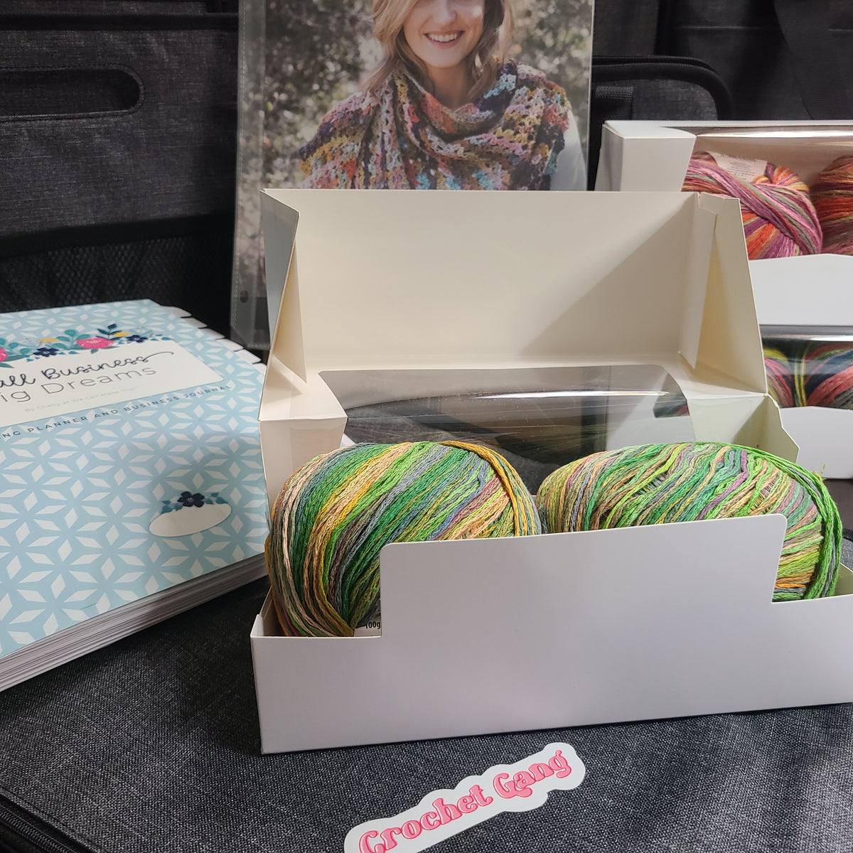 Perris Shawl Maker Bag – DIY Crochet Kit