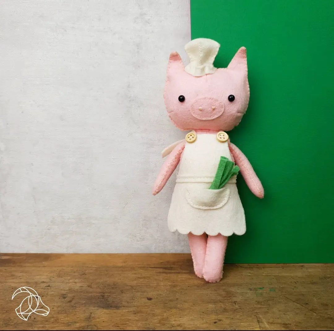 Felt Sewn Pig Doll Intermediate Kit