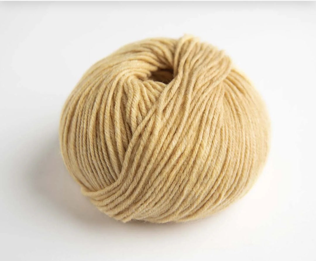 Yarnalia Wonder DK-Weight Merino Blend Yarn