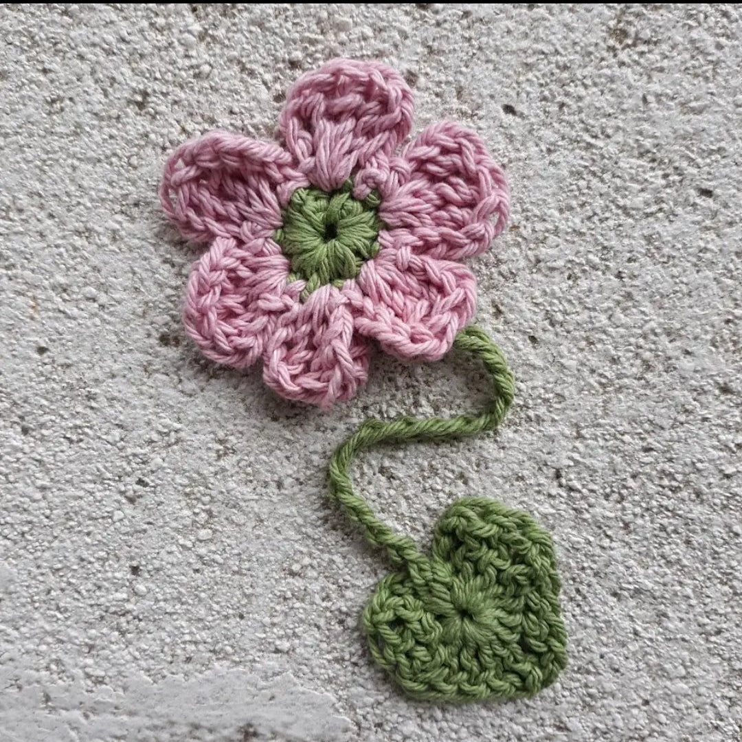 Crochet Flowered Bookmark